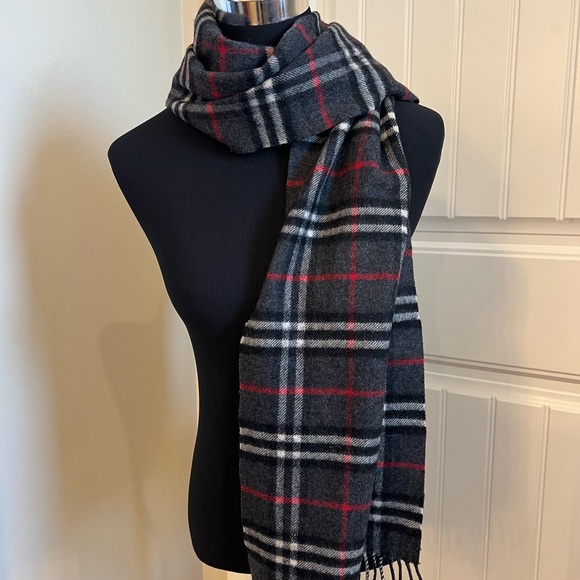 🚫SOLD🚫 Burberry 100% Cashmere Scarf - Picture 2 of 5